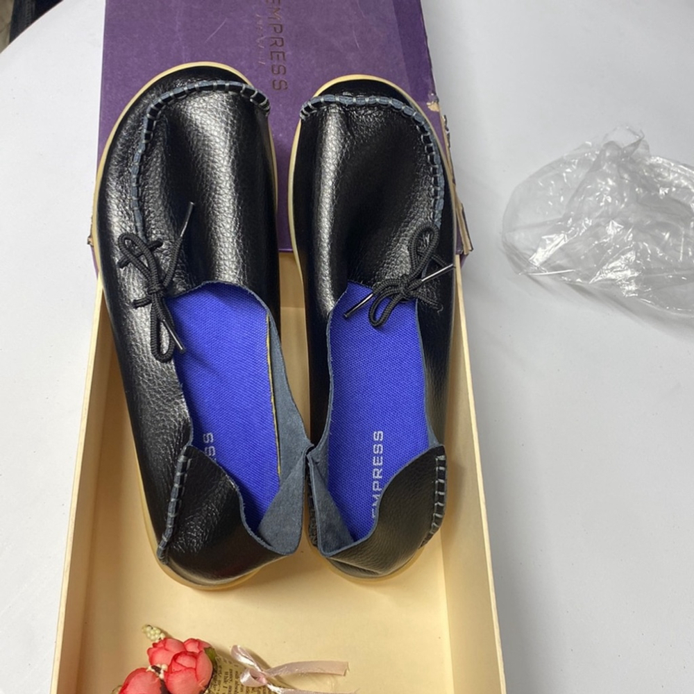 Empress Black Moccasins Size 8.5 ~9 New